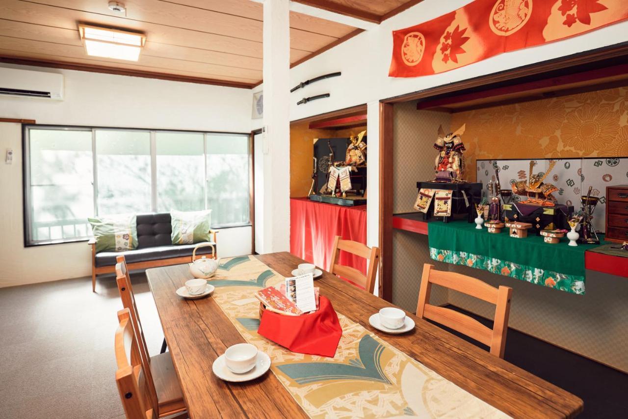 Villa Hakone Kabuto 古民家旅館 150平米 バス停迄一分 準天然温泉 最大12名 المظهر الخارجي الصورة