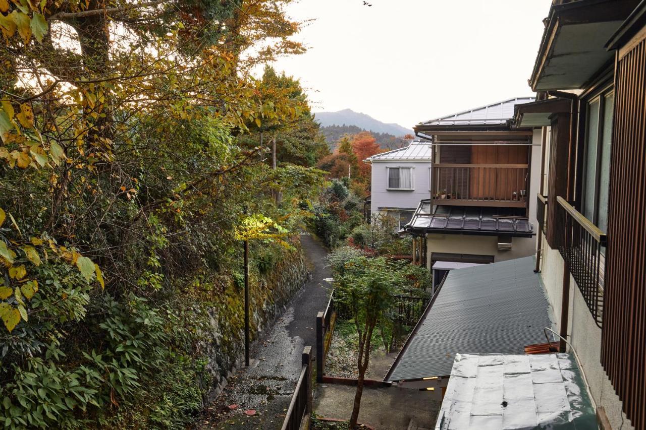 Villa Hakone Kabuto 古民家旅館 150平米 バス停迄一分 準天然温泉 最大12名 المظهر الخارجي الصورة