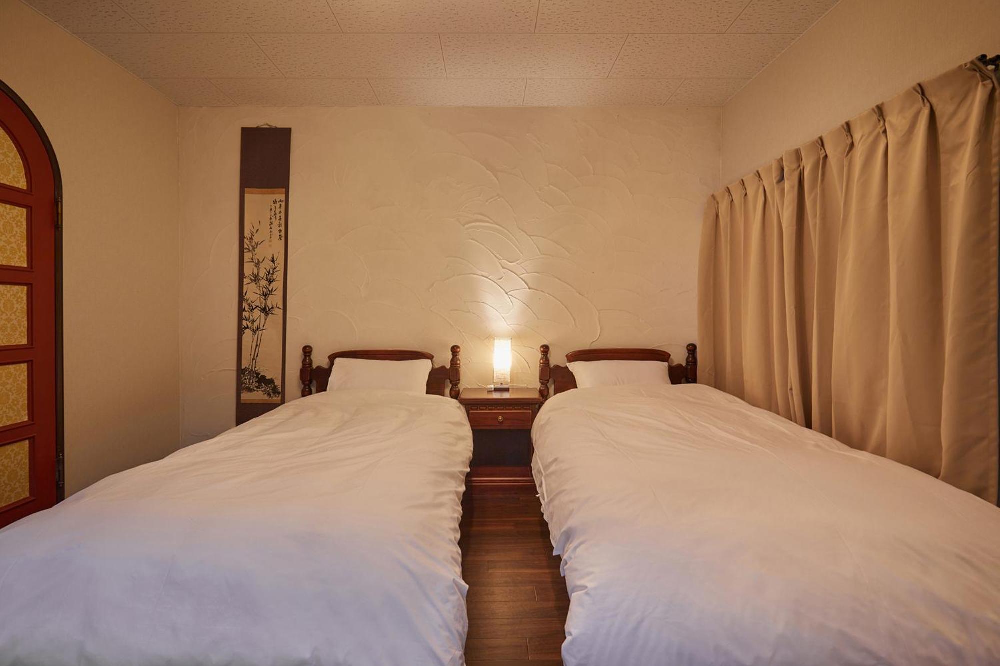 Villa Hakone Kabuto 古民家旅館 150平米 バス停迄一分 準天然温泉 最大12名 المظهر الخارجي الصورة